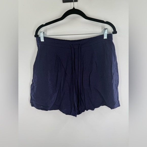 EUC Riley & Rae Flat Front Shorts - Picture 2 of 6